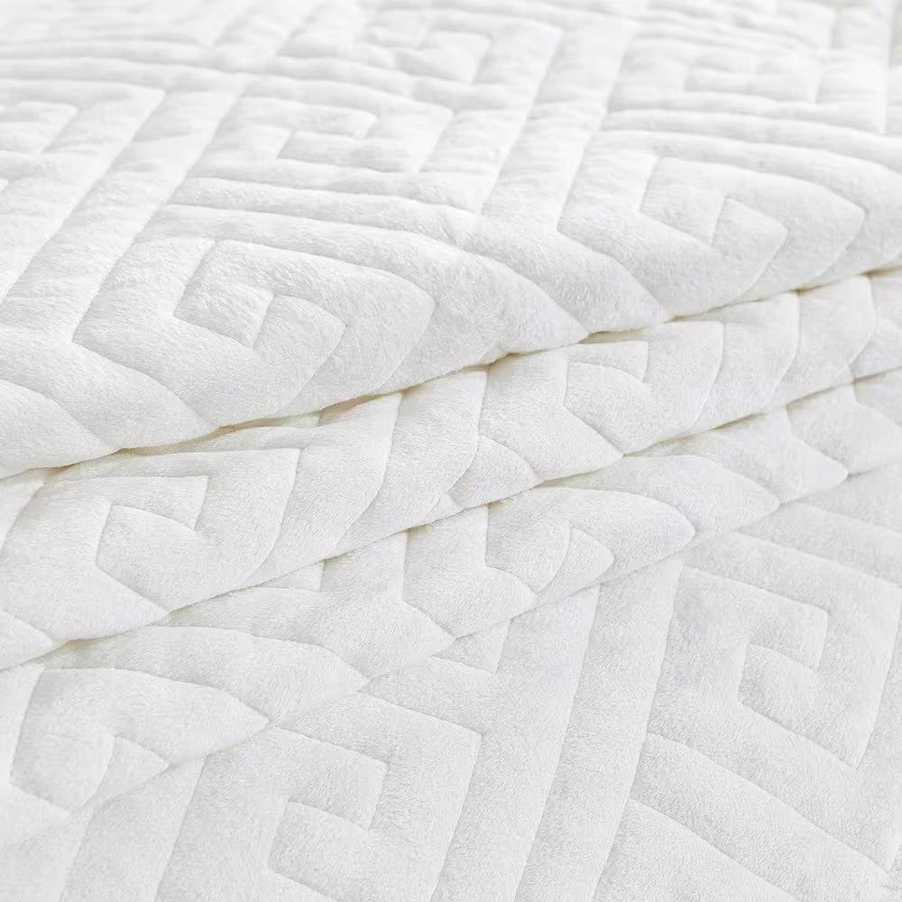 King size Ivory White Velvet Microfiber Polyester Reversible 3-Piece Quilt Set-2